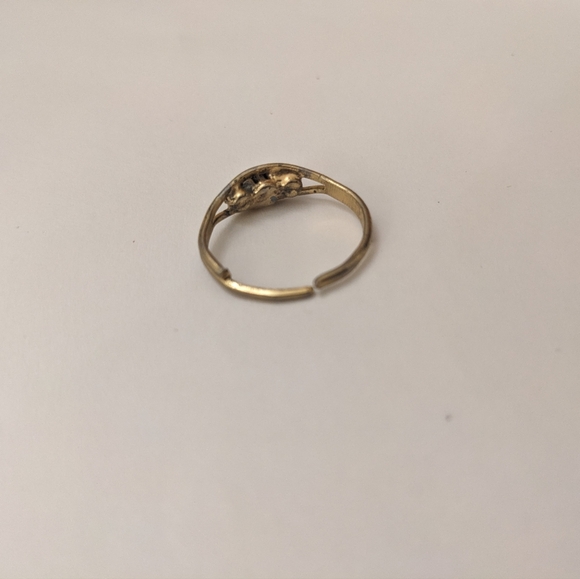 Gold Coloured Ring with Silver and Red Stones - Picture 4 of 4